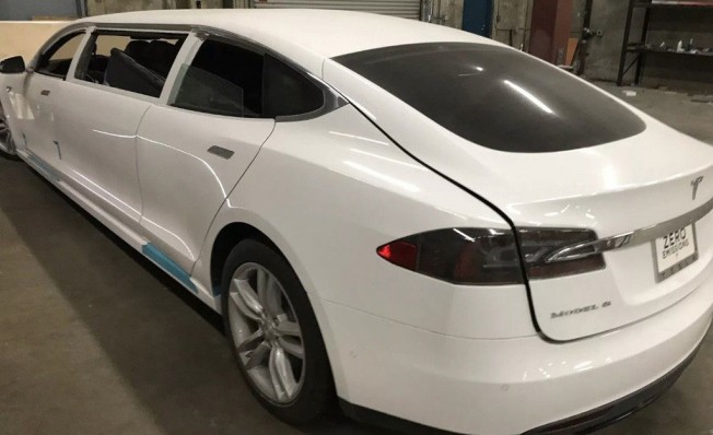 Tesla Model S Limusina Tesla Model S Limusina
