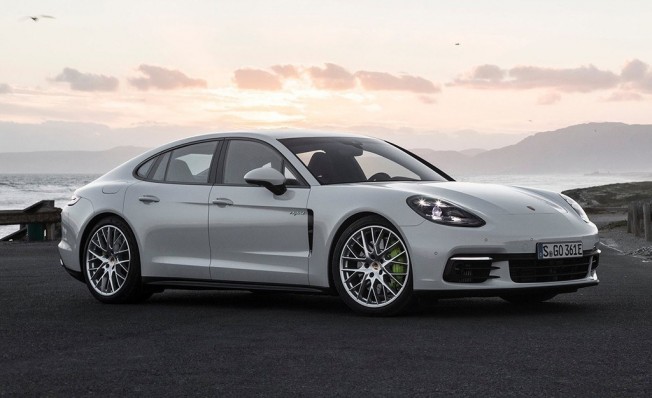 Porsche Panamera 4 E-Hybrid Porsche Panamera 4 E-Hybrid
