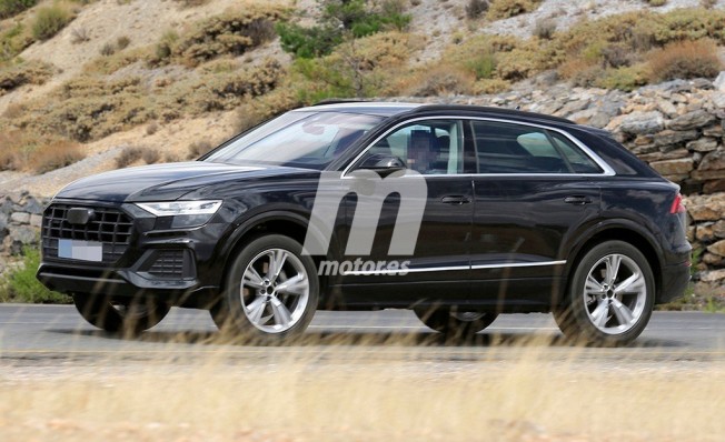 Audi Q8 2018 - foto espía lateral Audi Q8 2018 - foto espía lateral