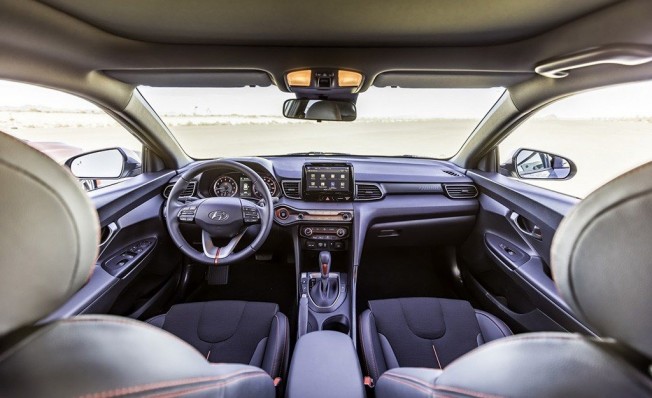 Hyundai Veloster 2018 - interior Hyundai Veloster 2018 - interior