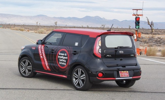 Prototipo de coche autónomo basado en el Kia Soul Prototipo de coche autónomo basado en el Kia Soul