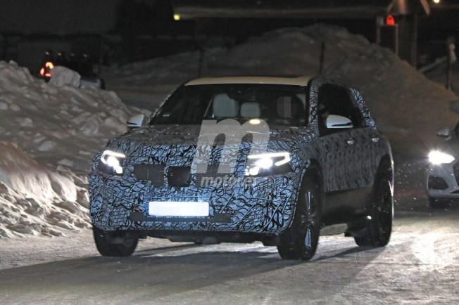 Mercedes EQC 2019 - foto espía Mercedes EQC 2019 - foto espía