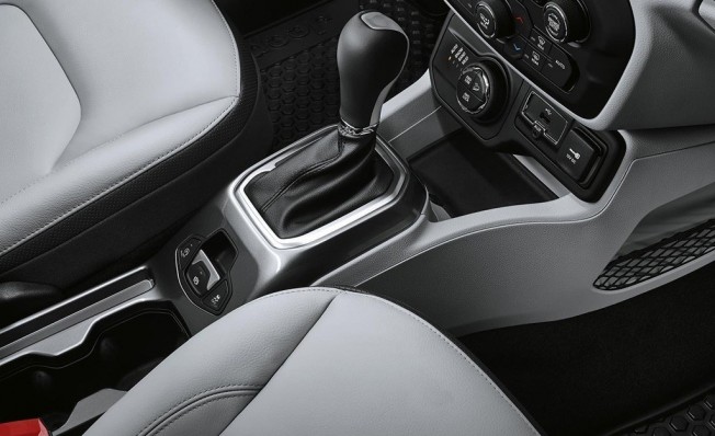 Jeep Renegade 2018 - interior Jeep Renegade 2018 - interior