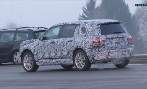 Un vídeo espía del Mercedes GLB revela parte del nuevo diseño de las luces traseras
