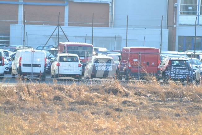 Fiat 500X 2019 - foto espía posterior Fiat 500X 2019 - foto espía posterior