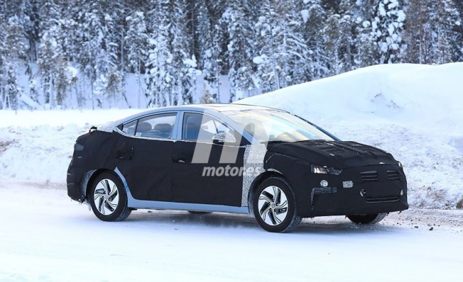 Hyundai Elantra 2019 - foto espía Hyundai Elantra 2019 - foto espía