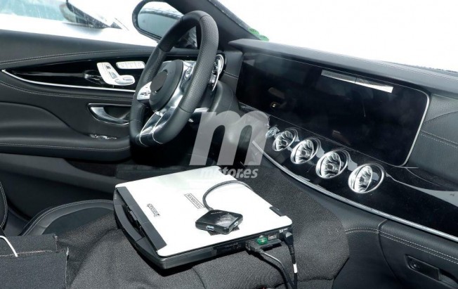 Mercedes-AMG GT4 - foto espía interior Mercedes-AMG GT4 - foto espía interior