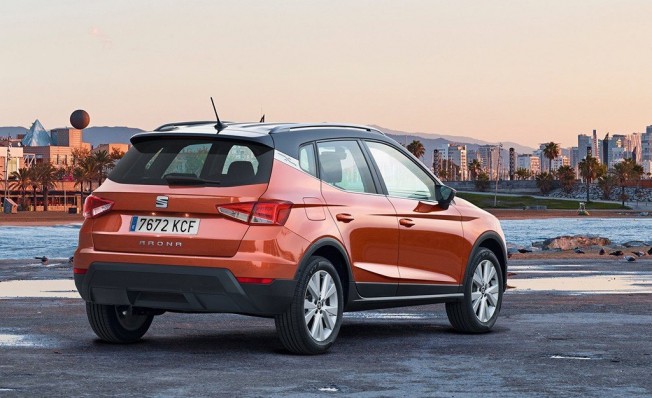 SEAT Arona - posterior SEAT Arona - posterior