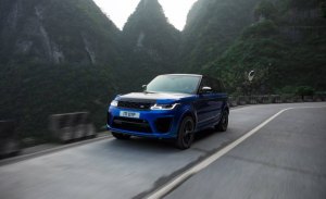El nuevo Range Rover Sport SVR bate un nuevo récord en la revirada carretera china de Tianmen
