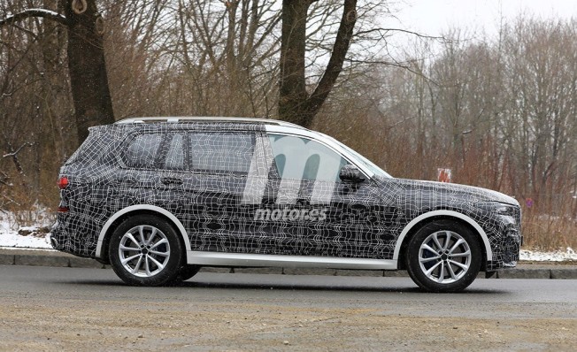 BMW X7 2019 - foto espía lateral BMW X7 2019 - foto espía lateral