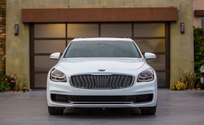 Kia K900 2019 - frontal Kia K900 2019 - frontal