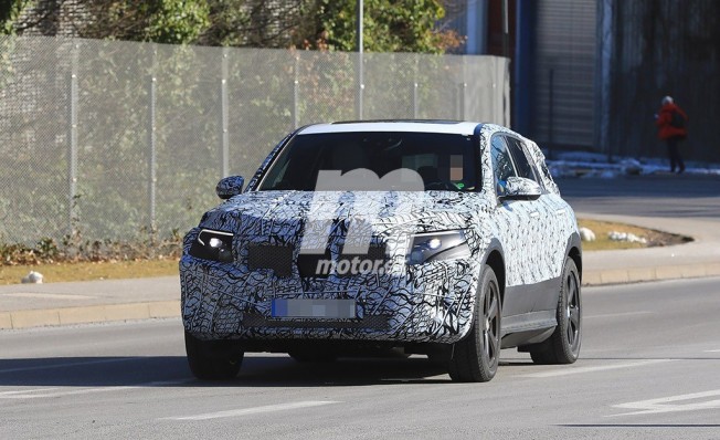 Mercedes EQC 2019 - foto espía Mercedes EQC 2019 - foto espía