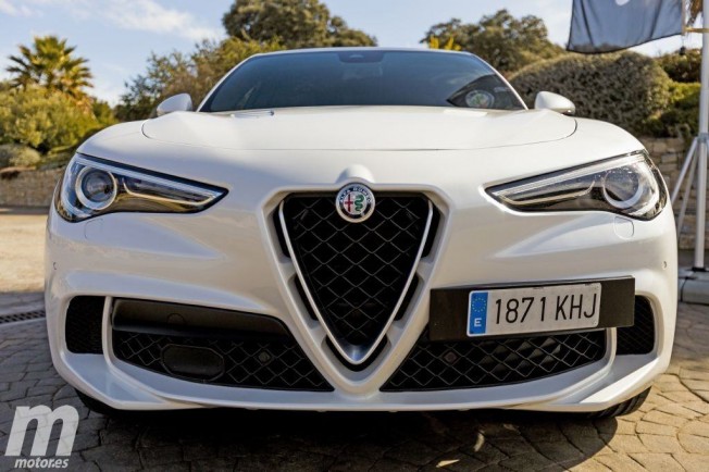 Alfa Romeo Stelvio Quadrifoglio Verde - frontal Alfa Romeo Stelvio Quadrifoglio Verde - frontal
