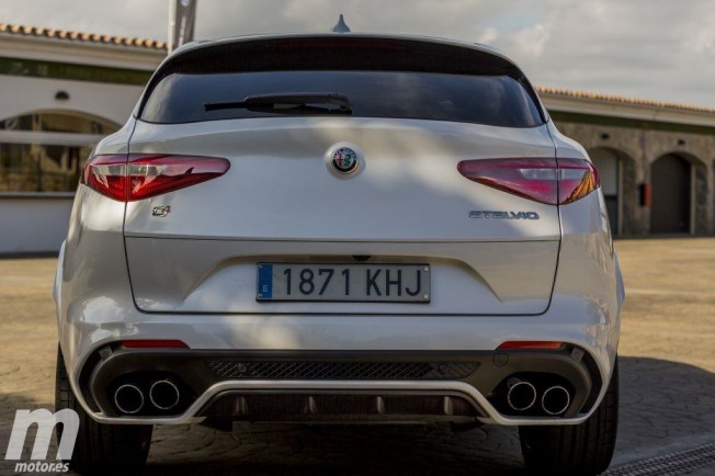 Alfa Romeo Stelvio Quadrifoglio Verde - posterior Alfa Romeo Stelvio Quadrifoglio Verde - posterior