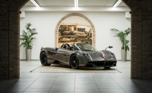 Pagani y Dainese desarrollan un nuevo techo de lona especial para el Huayra Roadster