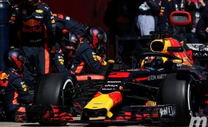 Red Bull presenta sus mejores cartas en el sexto día de pretemporada en el Circuit