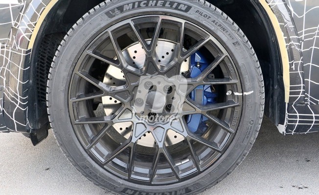 BMW X5 M 2019 - foto espía llanta BMW X5 M 2019 - foto espía llanta