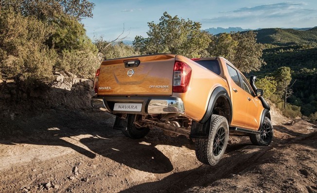 Nissan Navara AT32 - posterior Nissan Navara AT32 - posterior