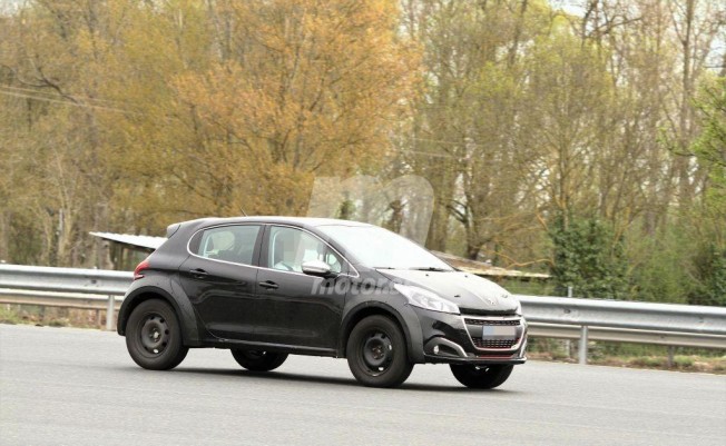 Peugeot 2008 2020 - foto espía Peugeot 2008 2020 - foto espía