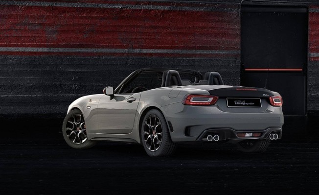 Abarth 124 Spider Turismo - posterior Abarth 124 Spider Turismo - posterior