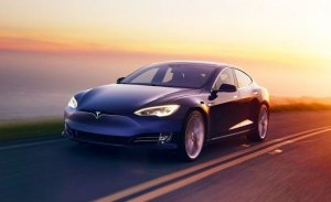 Surrealista: sentado en el lado del pasajero mientras conducía su Tesla con Autopilot