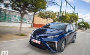 Toyota Mirai a prueba, el coche japonés de hidrógeno (con vídeo)