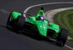 Danica Patrick completa el 'refresher test' en su regreso