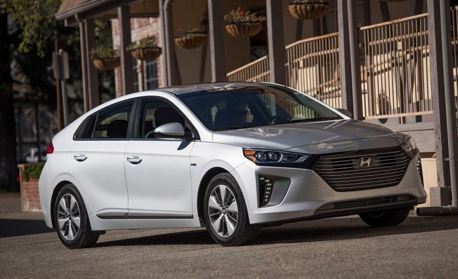 Hyundai IONIQ Plug-in Hybrid 2019 Hyundai IONIQ Plug-in Hybrid 2019