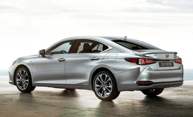 Lexus ES 2018 - posterior Lexus ES 2018 - posterior