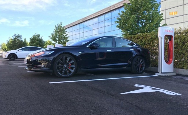 Supercargador de Tesla en Getafe - Madrid Supercargador de Tesla en Getafe - Madrid
