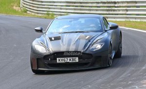 El Aston Martin DBS Superleggera estrena tablero de mandos