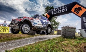 Jakub Przygonski se impone con autoridad en la Baja Italia