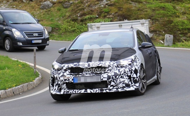 Kia Ceed GT 2019 - foto espía Kia Ceed GT 2019 - foto espía