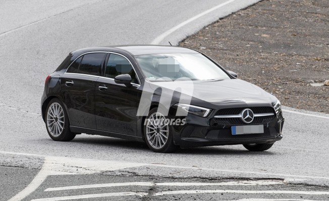 Mercedes Clase A híbrido - foto espía Mercedes Clase A híbrido - foto espía