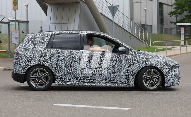 Mercedes Clase B 2019 - foto espía lateral Mercedes Clase B 2019 - foto espía lateral