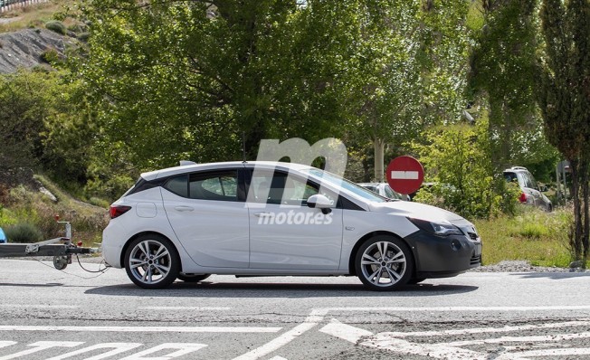 Opel Astra 2019 - foto espía lateral Opel Astra 2019 - foto espía lateral