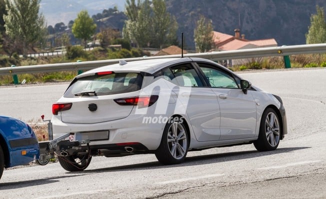Opel Astra 2019 - foto espía posterior Opel Astra 2019 - foto espía posterior