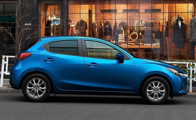 Mazda2 - lateral Mazda2 - lateral