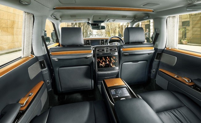 Toyota Century 2018 - interior Toyota Century 2018 - interior