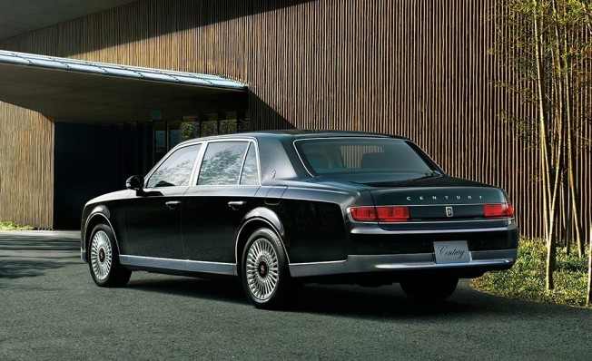 Toyota Century 2018 - posterior Toyota Century 2018 - posterior