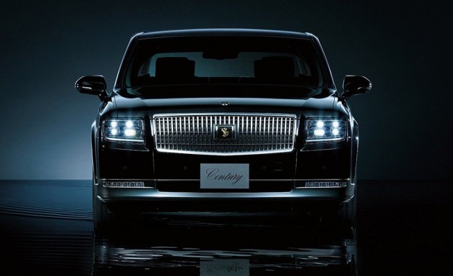 Toyota Century 2018 - frontal Toyota Century 2018 - frontal
