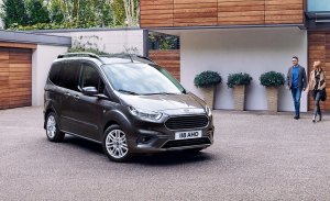Ford Tourneo Courier 2018: precios del renovado turismo familiar
