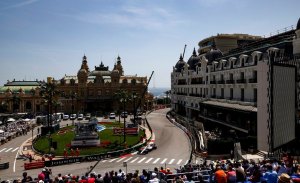 Tilke avala que se corra en trazados urbanos: "Para la F1, es el camino correcto"