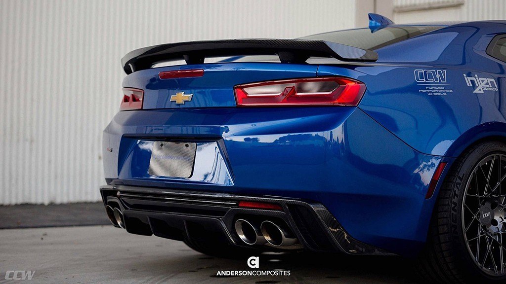 Así de radical luce este Chevrolet Camaro SS con un vestido de fibra de