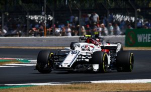 Leclerc: "Es genial colocar el coche de nuevo entre los diez mejores"