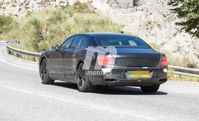 Bentley Flying Spur Hybrid - foto espía posterior Bentley Flying Spur Hybrid - foto espía posterior