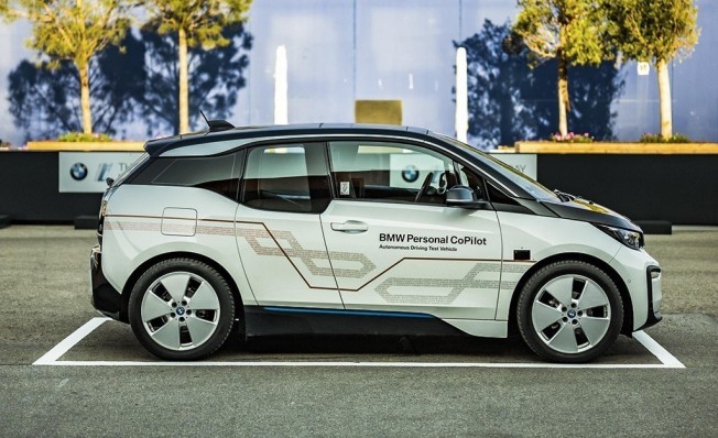 Prototipo de BMW i3 con tecnología de conducción autónoma Prototipo de BMW i3 con tecnología de conducción autónoma