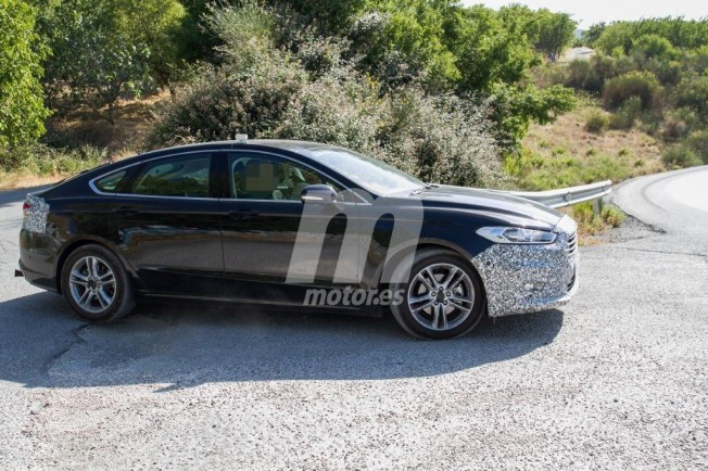 Ford Mondeo 2019 - foto espía lateral Ford Mondeo 2019 - foto espía lateral