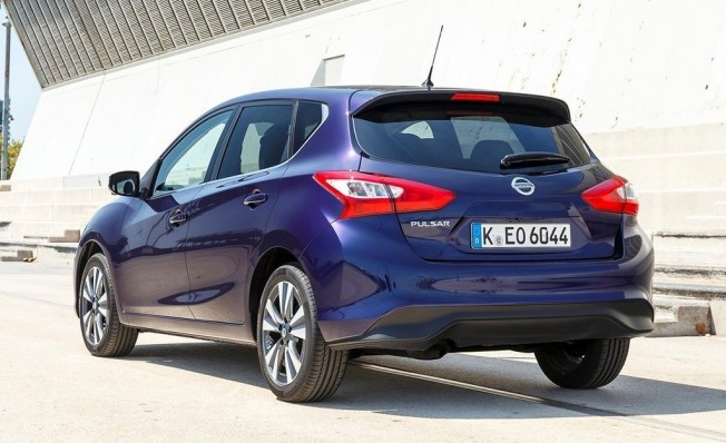 Nissan Pulsar - posterior Nissan Pulsar - posterior