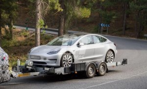 El Tesla Model 3 cazado en Europa mientras lo prueba... ¡BMW!
